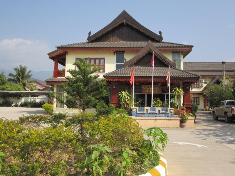โรงแรมคำปาสุทธ์ วังเวียง ภายนอก รูปภาพ